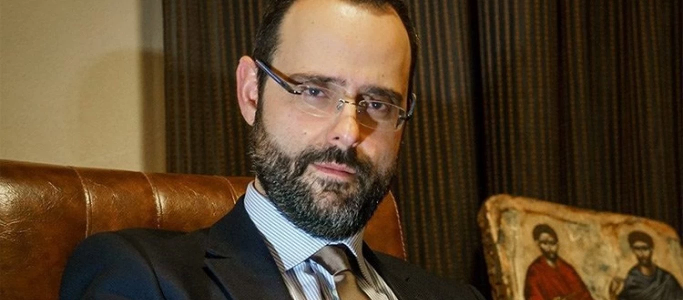 Ο βουλευτής της ΝΔ Κώστας Μαραβέγιας έσωσε γυναίκα που υπέστη καρδιακή προσβολή στη μέση του δρόμου (φωτο)